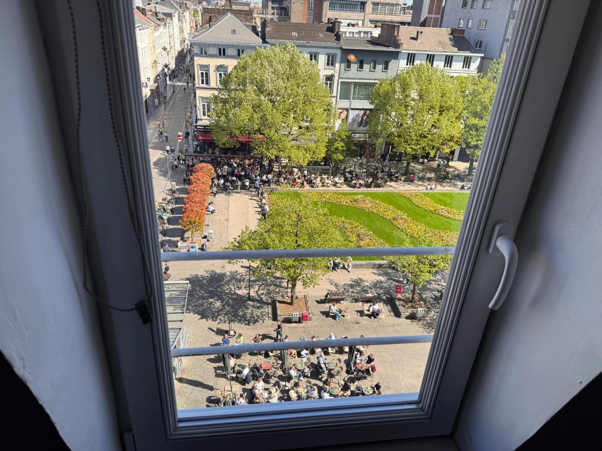 Charming Apartment In Liege City Centre With Parking Included Luaran gambar